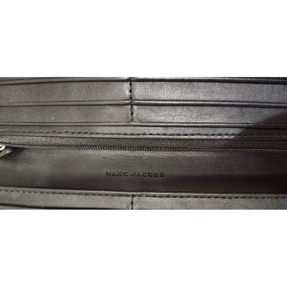 Marc Jacobs Bifold Wallet - Picture 6 of 9